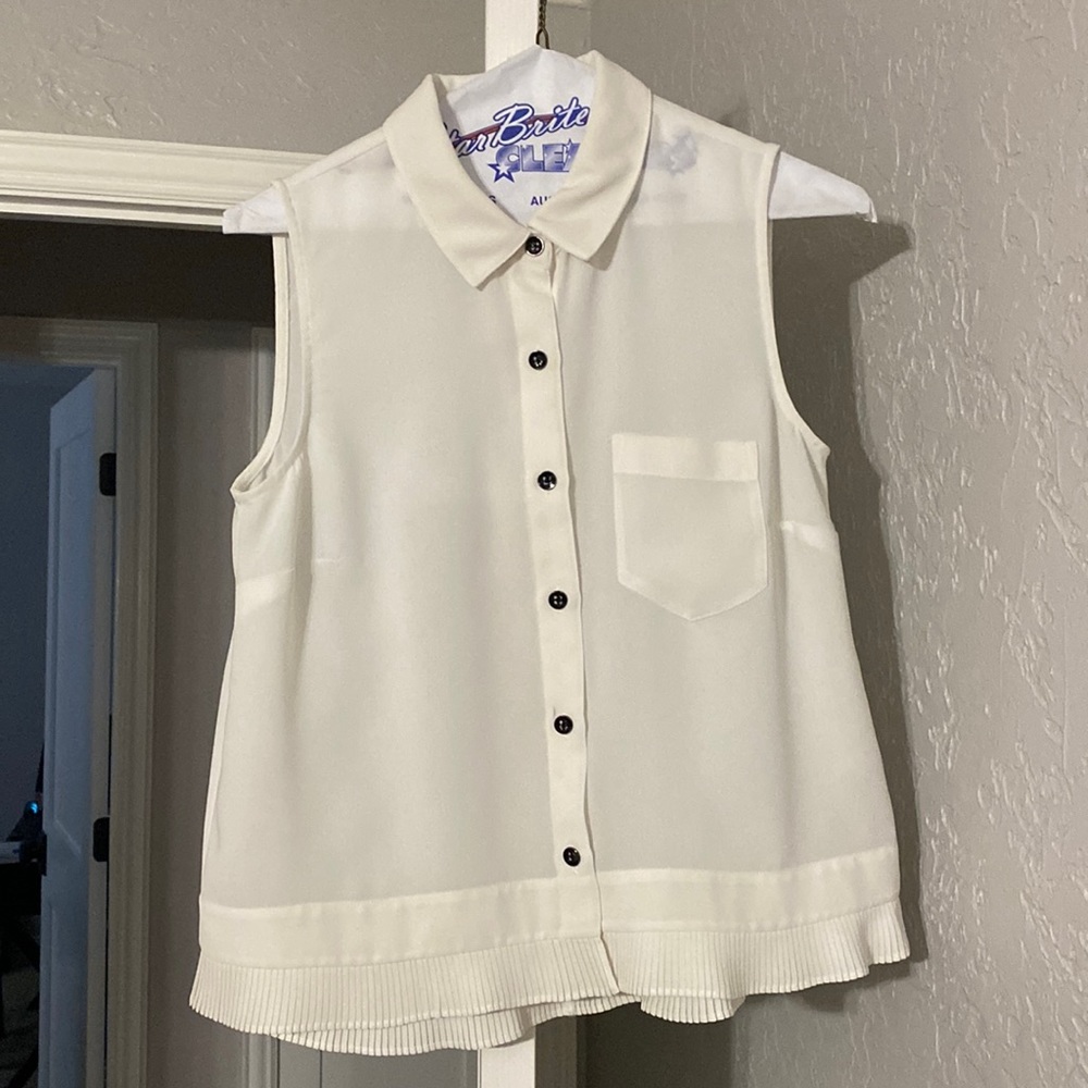 Cabi sleeveless blouse.